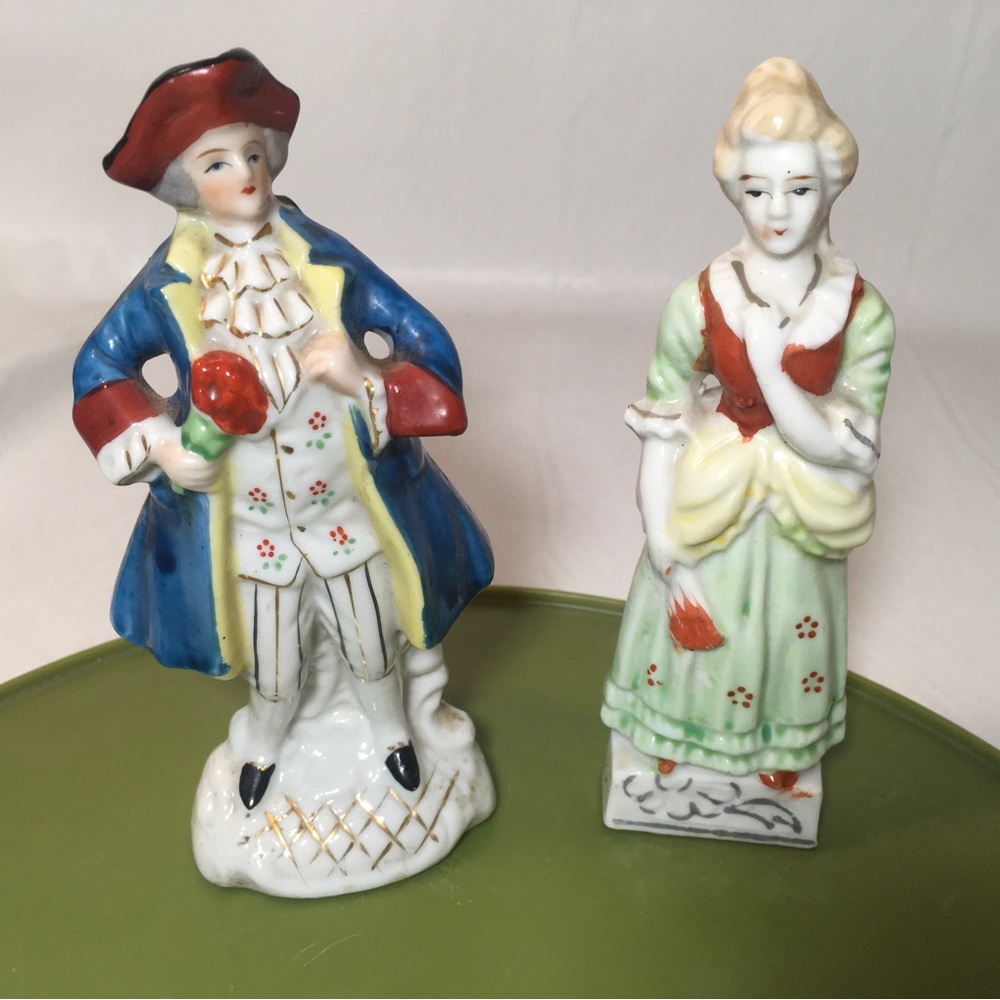 Set Of 2 Vintage 1940's Porcelain Ceramic Colonial Figurines Occupied Japan 5”